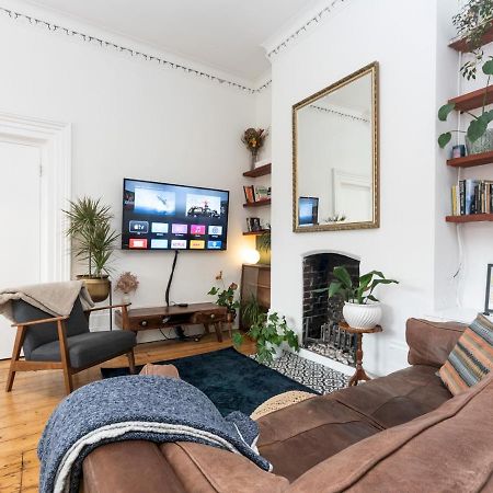 Pass The Keys Rustic And Quirky Flat In Charming Charlton Village Londres Exterior foto